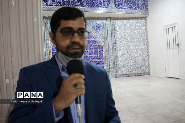 عطرافشانی قبور مطهر شهدا و تجدید میثاق با گلگون کفنان دفاع مقدس در بوشهر