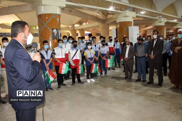 عطرافشانی قبور مطهر شهدا و تجدید میثاق با گلگون کفنان دفاع مقدس در بوشهر