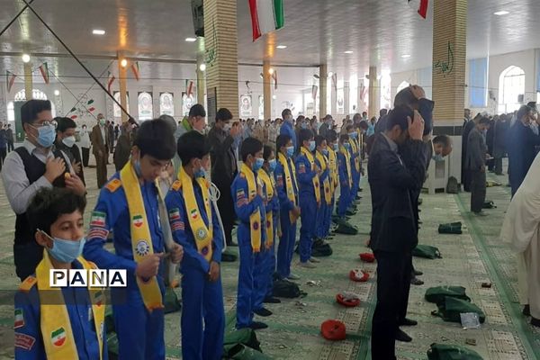 حضور تشکل‌ها و انجمن‌های دانش‌آموزی سیستان و بلوچستان در نماز جمعه زاهدان