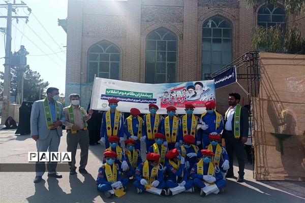 حضور تشکل‌ها و انجمن‌های دانش‌آموزی سیستان و بلوچستان در نماز جمعه زاهدان