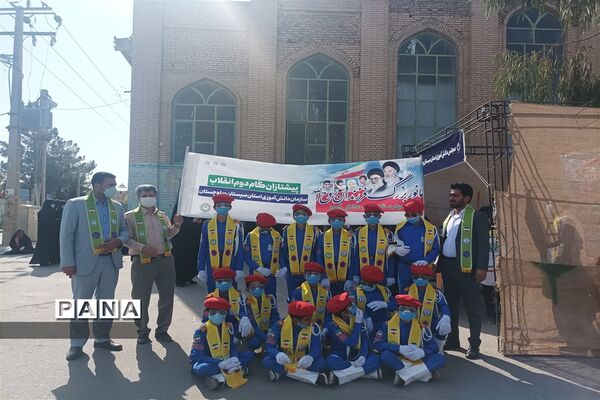 حضور تشکل‌ها و انجمن‌های دانش‌آموزی سیستان و بلوچستان در نماز جمعه زاهدان