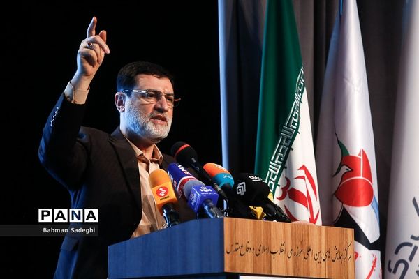 ششمین همایش ملی تجلیل از رتبه های کنکور زیر 100 شاهد و ایثارگر