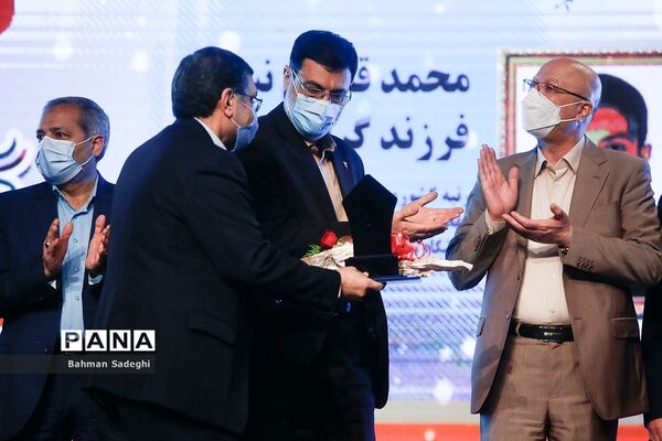 ششمین همایش ملی تجلیل از رتبه های کنکور زیر 100 شاهد و ایثارگر