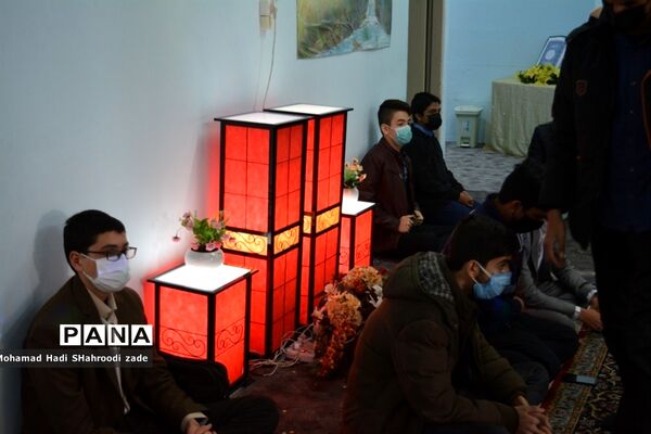 مراسم تقدیر از منتخبان مسابقات قرآن عترت و نماز سال قبل در مکان دارالقرآن ناحیه یک مشهد مقدس