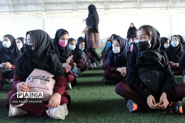 گرامیداشت هفته ملی مازندران به همت دانش‌آموزان دبیرستان مائده گلوگاه