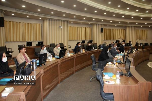 نشست مدیرکل مدارس غیر انتفاعی وزارت آموزش و پرورش در فارس