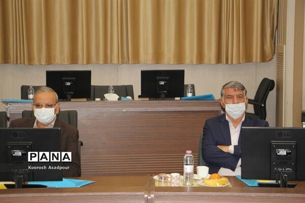 نشست مدیرکل مدارس غیر انتفاعی وزارت آموزش و پرورش در فارس
