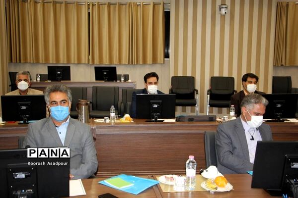 نشست مدیرکل مدارس غیر انتفاعی وزارت آموزش و پرورش در فارس