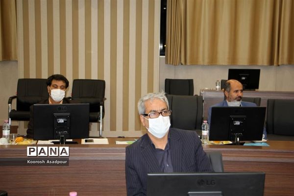 نشست مدیرکل مدارس غیر انتفاعی وزارت آموزش و پرورش در فارس