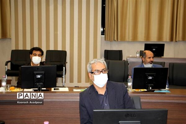 نشست مدیرکل مدارس غیر انتفاعی وزارت آموزش و پرورش در فارس