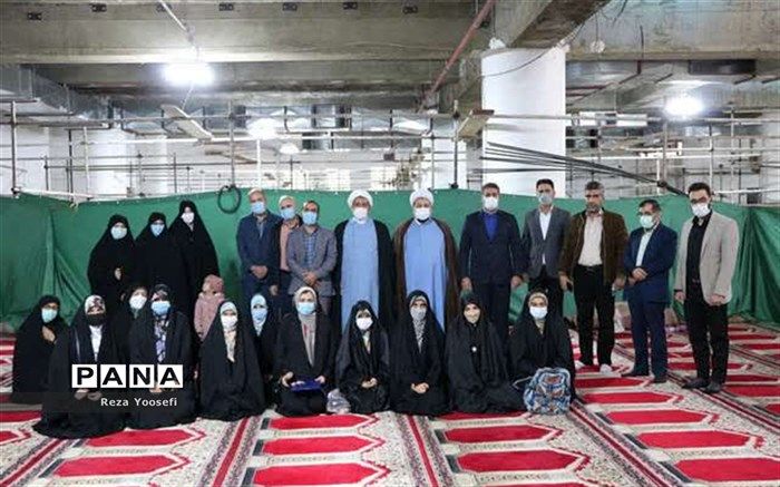 نشست دانش‌آموزان مدرسه رهگذر  شهریار با امام جمعه