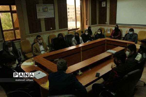 نشست خبرنگاران پانا با معاون پرورشی آموزش و پرورش شهرستان البرز