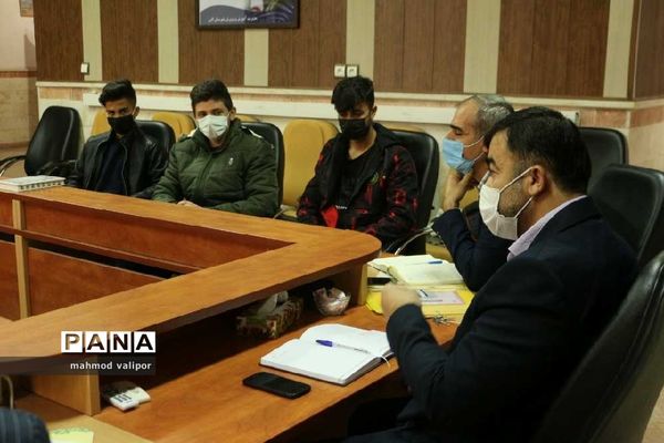 نشست خبرنگاران پانا با معاون پرورشی آموزش و پرورش شهرستان البرز