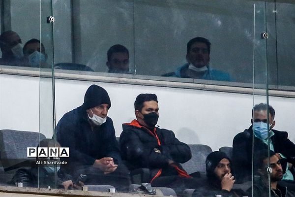 دیدار تیم‌های پرسپولیس  و گل‌گهر سیرجان