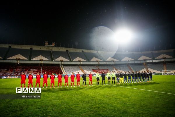 دیدار تیم‌های پرسپولیس  و گل‌گهر سیرجان