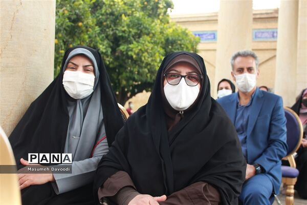 آیین گشایش دومین جشنواره معلمان هنرمند در آرامگاه حافظ شیرازی