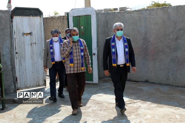 تجلیل از خانواده شهدای دانش‌آموز بخش چیتاب