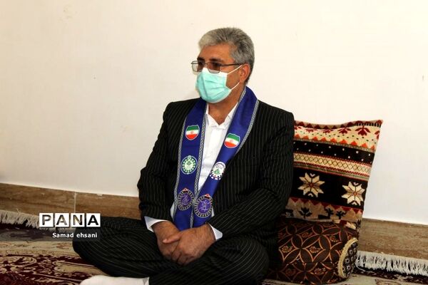 تجلیل از خانواده شهدای دانش‌آموز بخش چیتاب