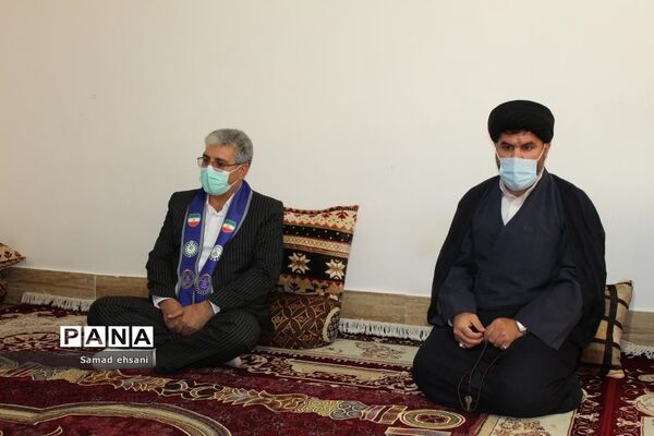تجلیل از خانواده شهدای دانش‌آموز بخش چیتاب
