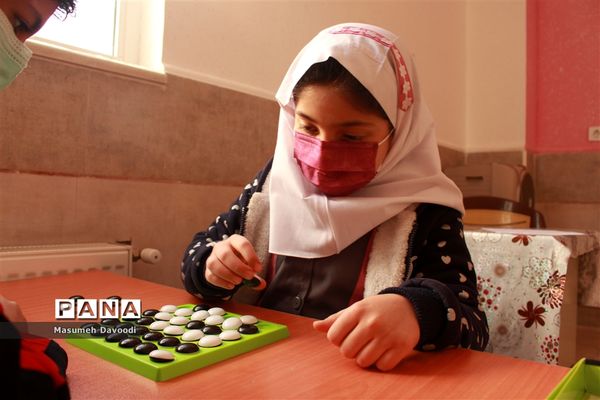 بازدید رئیس سازمان دانش‌آموزی فارس از روند برگزاری مسابقات المپیاد رویش در مدارس ناحیه 2 شیراز