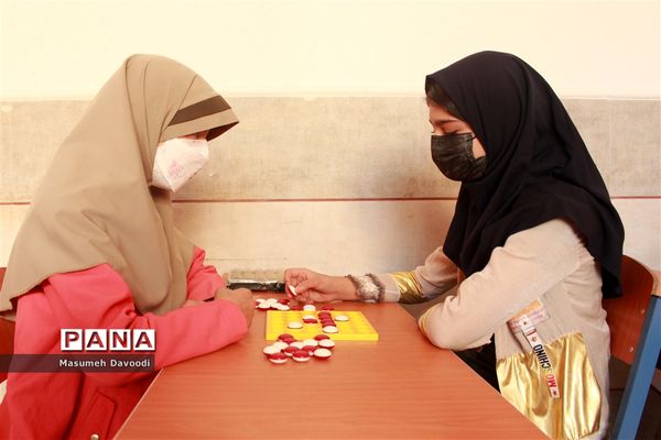 بازدید رئیس سازمان دانش‌آموزی فارس از روند برگزاری مسابقات المپیاد رویش در مدارس ناحیه 2 شیراز