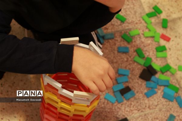 بازدید رئیس سازمان دانش‌آموزی فارس از روند برگزاری مسابقات المپیاد رویش در مدارس ناحیه 2 شیراز