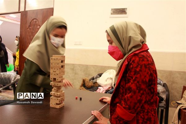 بازدید رئیس سازمان دانش‌آموزی فارس از روند برگزاری مسابقات المپیاد رویش در مدارس ناحیه 2 شیراز