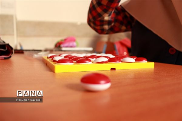 بازدید رئیس سازمان دانش‌آموزی فارس از روند برگزاری مسابقات المپیاد رویش در مدارس ناحیه 2 شیراز