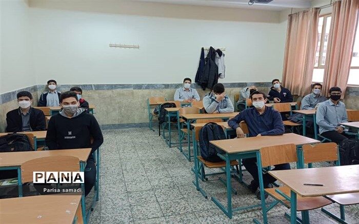توصیه‌های کرونایی؛ برای افزایش حرکت هوا در کلاس درس می‌توان از پنکه یا پنکه سقفی استفاده کرد