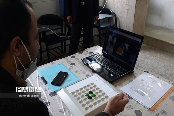 برگزاری مسابقات بازی‌های فکری سرگرمی رویش به صورت آنلاین در  در دبیرستان شهید صالحی شیراز