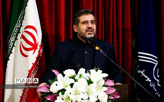 وزیر ارشاد خبر از تعیین تکلیف مجوزها در شبکه نمایش خانگی داد