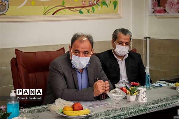 نشست شورای پرورشی منطقه 18 تهران