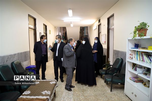 بازدید نقوی از مرکز مشاوره و دارالقرآن منطقه 18 تهران