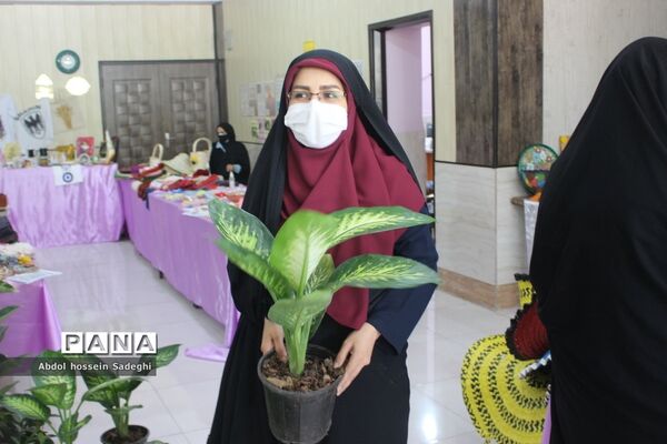 نمایشگاه و فروشگاه صنایع دستی در کانون فرهنگی تربیتی کوثر بوشهر