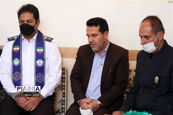 تقدیر مدیر سازمان دانش‌آموزی استان فارس از خانواده دانش آموز پیشتاز مرحومه مهسا هاشمی بالاشهری