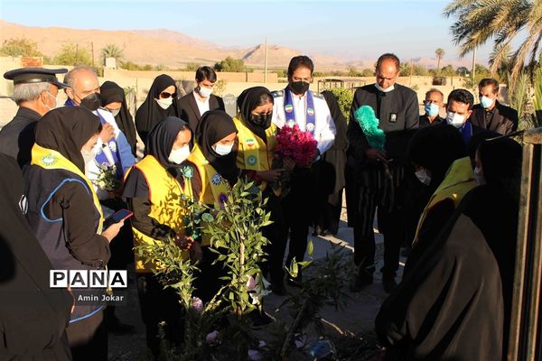 تقدیر مدیر سازمان دانش‌آموزی استان فارس از خانواده دانش آموز پیشتاز مرحومه مهسا هاشمی بالاشهری