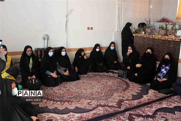 تقدیر مدیر سازمان دانش‌آموزی استان فارس از خانواده دانش آموز پیشتاز مرحومه مهسا هاشمی بالاشهری