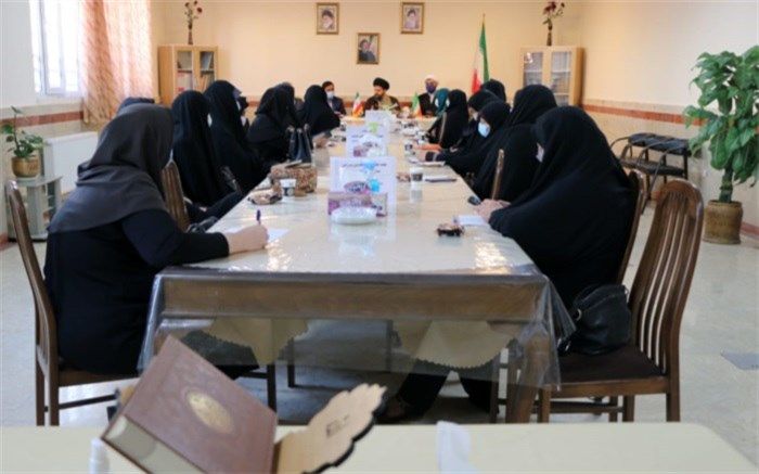 کار تربیتی با امر و نهی امکان‌پذیر نیست