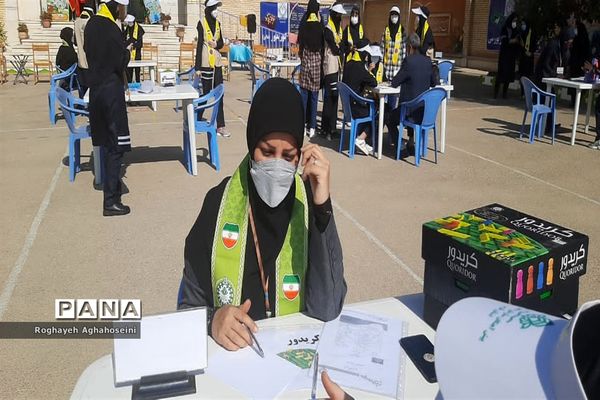 برگزاری مرحله آموزشگاهی المپیاد بازی‌های فکری سرگرمی رویش در شیراز