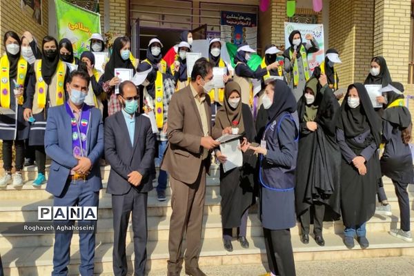 برگزاری مرحله آموزشگاهی المپیاد بازی‌های فکری سرگرمی رویش در شیراز