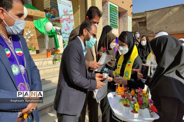 برگزاری مرحله آموزشگاهی المپیاد بازی‌های فکری سرگرمی رویش در شیراز