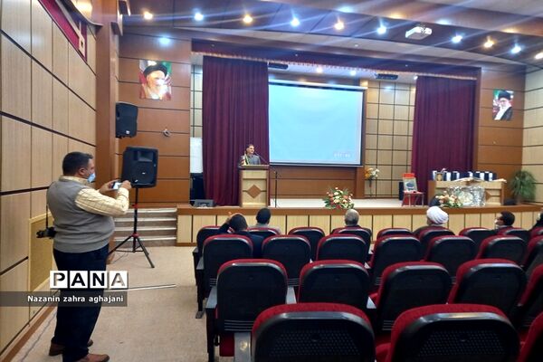 مراسم تقدیر از رتبه‌های برتر کنکور در رباط کریم