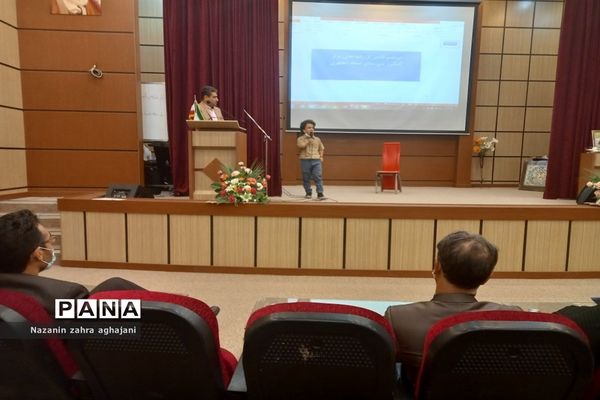 مراسم تقدیر از رتبه‌های برتر کنکور در رباط کریم