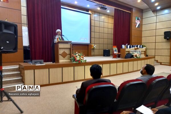 مراسم تقدیر از رتبه‌های برتر کنکور در رباط کریم