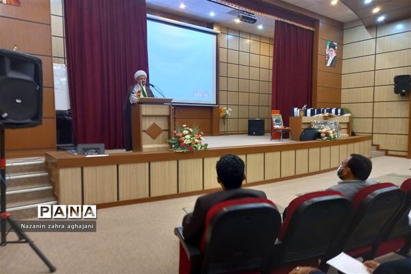 مراسم تقدیر از رتبه‌های برتر کنکور در رباط کریم