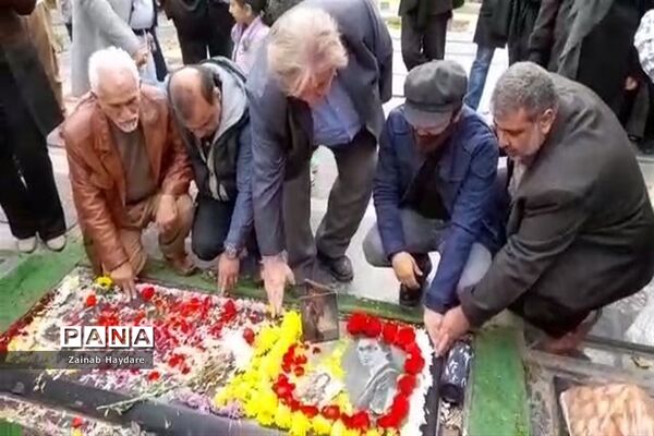 هفتمین سالگرد فوت مرتضی پاشایی در بهشت زهرا تهران