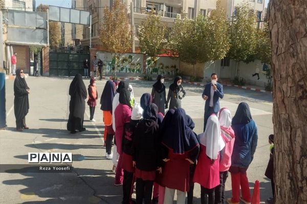 توزیع تجهیزات ورزشی و اقلام تربیت بدنی درمدارس شهریار