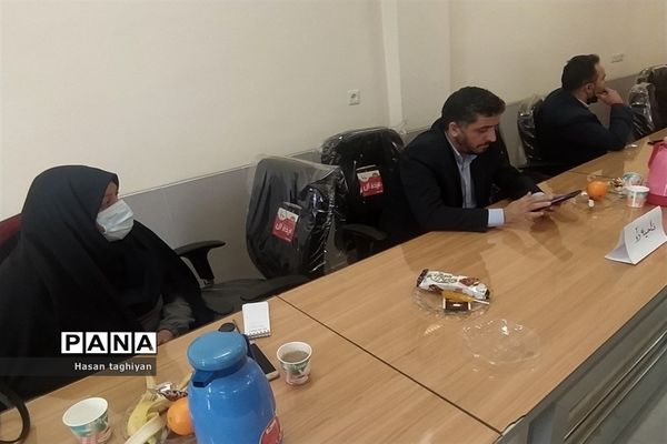 برگزاری جلسه هم اندیشی جذب و سازماندهی نواحی 6 گانه شهر اصفهان در سازمان دانش‌آموزی استان اصفهان