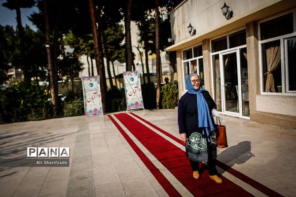 مراسم  جشن تولد هنرمندان پیشکسوت متولد آبان