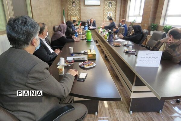 نشست خبری مدیر آموزش و پرورش شهرستان پردیس با خبرنگاران
